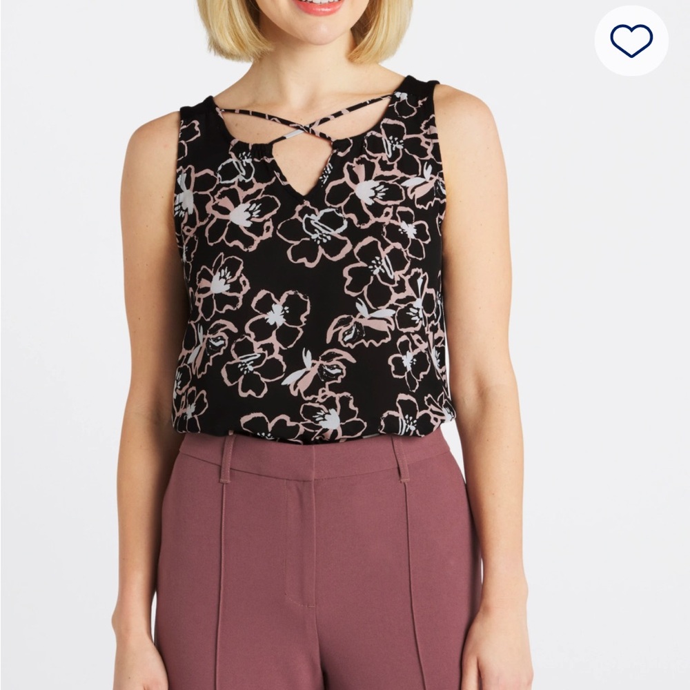 NEW! Fortune and Ivy Kason Split Neck Blouse. Med Black Floral sleeveless top